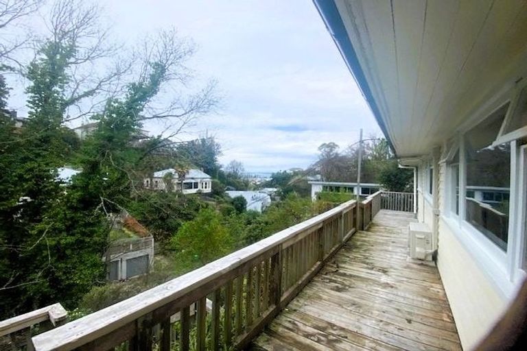 Photo of property in 22 Milton Road, Bluff Hill, Napier, 4110