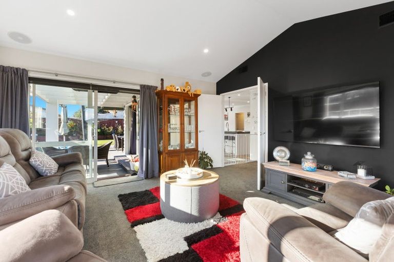 Photo of property in 22 Dreaver Drive, Waitara, 4320