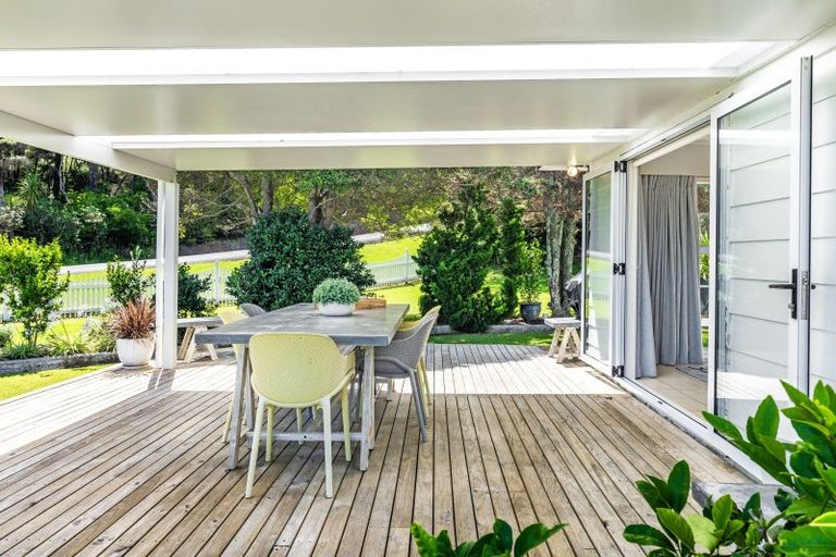 Photo of property in 286 Muriwai Valley Road, Muriwai, Waimauku, 0881