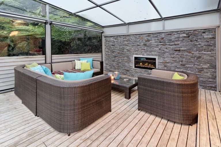 Photo of property in 24 Ngaio Road, Titirangi, Auckland, 0604