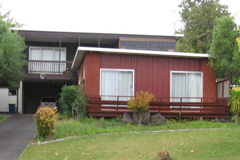 Photo of property in 26 Manhattan Heights, Glendene, Auckland, 0602