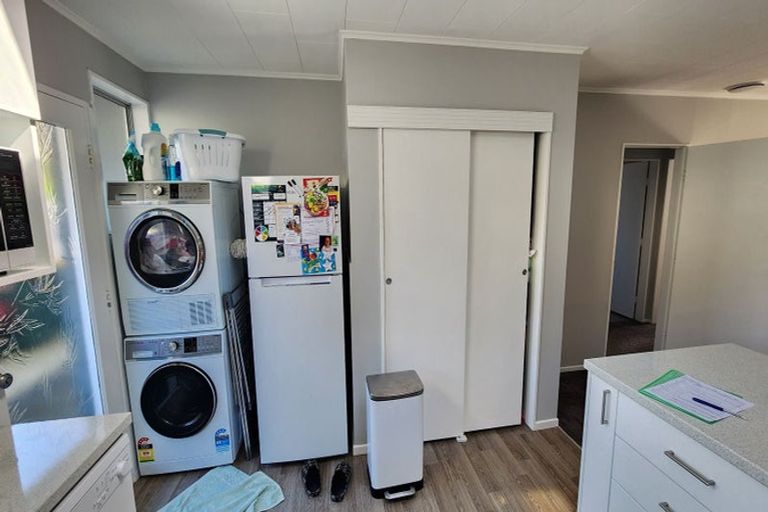 Photo of property in 1/80 Airlie Road, Plimmerton, Porirua, 5026