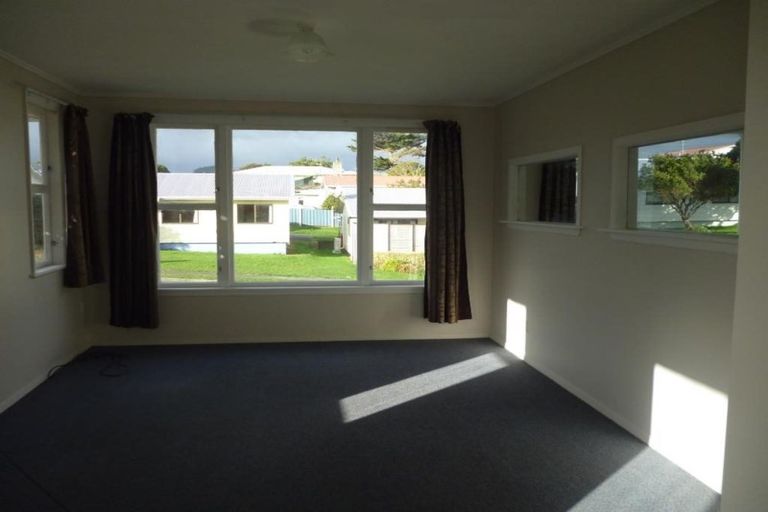 Photo of property in 1 Te Arawi Street, Takapuwahia, Porirua, 5022