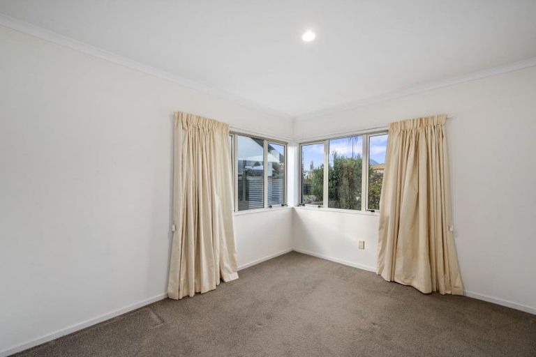 Photo of property in 2 Pipi Street, Two Mile Bay, Taupo, 3330