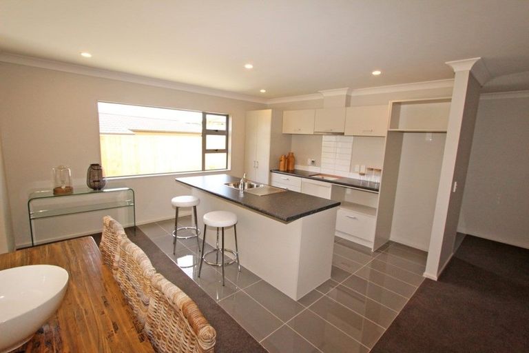 Photo of property in 16 Spritsail Place, Whitby, Porirua, 5024