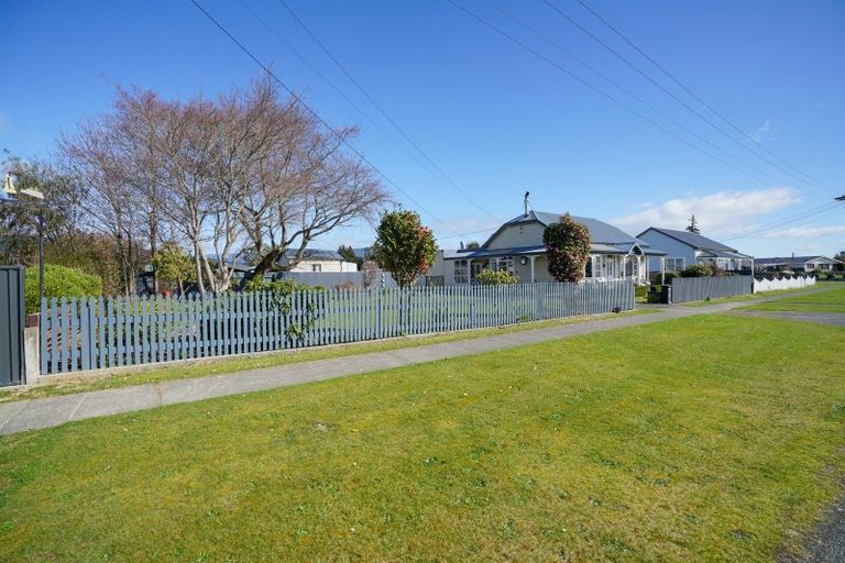 Photo of property in 51 Elles Road, Otautau, 9610