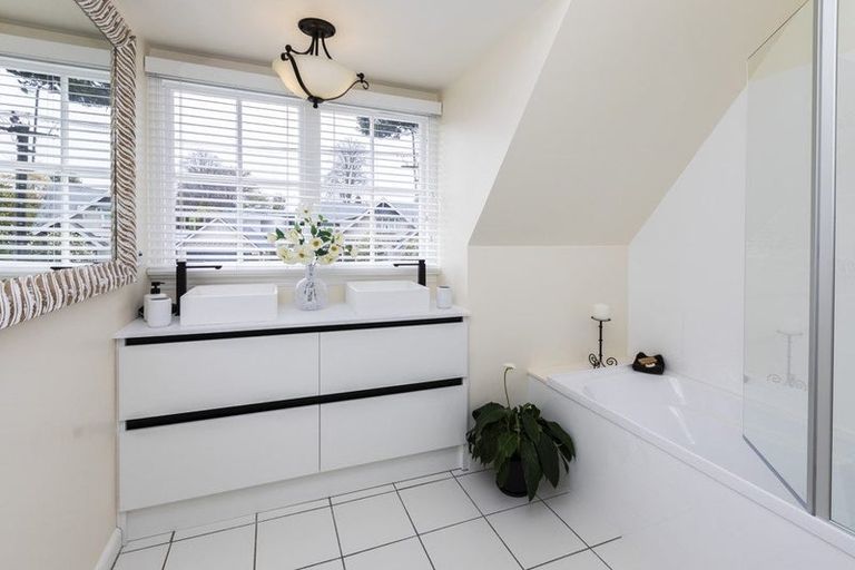 Photo of property in 209 Clyde Road, Burnside, Christchurch, 8053