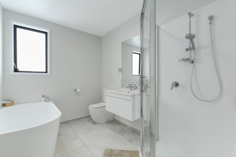 Photo of property in 2 Kotata Lane, Poike, Tauranga, 3112