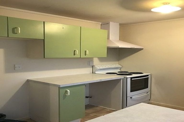 Photo of property in 75 Queens Road, Waikanae Beach, Waikanae, 5036