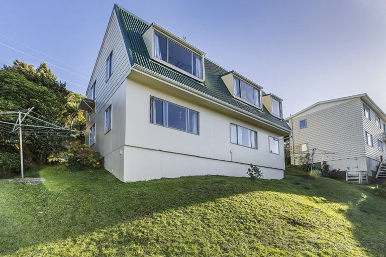 Photo of property in 9 Oldham Way, Crofton Downs, Wellington, 6035