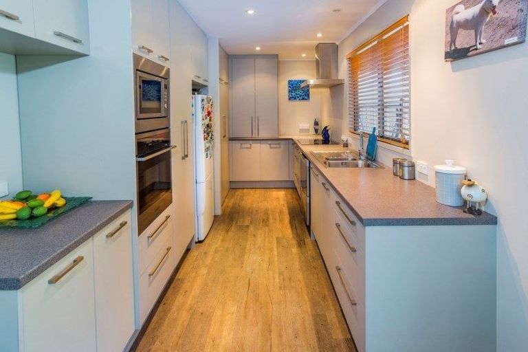 Photo of property in 19 Rotoma Rise, Clover Park, Auckland, 2019