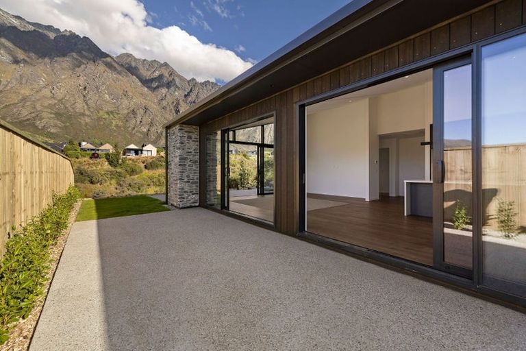 Photo of property in 39 Spur Ridge Rise, Jacks Point, 9371