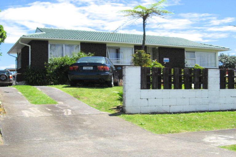 Photo of property in 1 Lawford Place, Mangere, Auckland, 2022