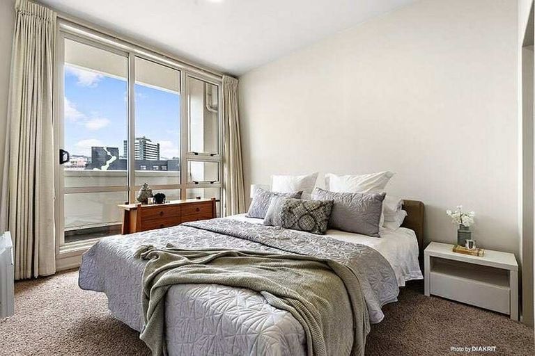 Photo of property in Stadium Garden Flats, 215/107 Thorndon Quay, Pipitea, Wellington, 6011