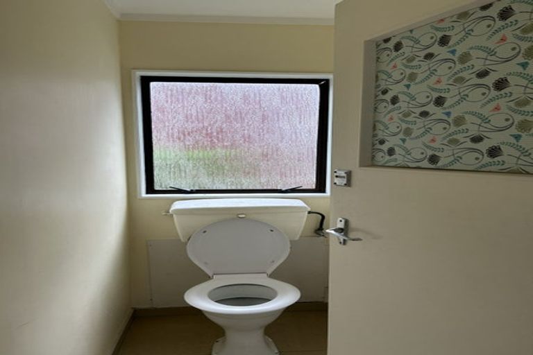 Photo of property in 2 Happy Valley Road, Owhiro Bay, Wellington, 6023