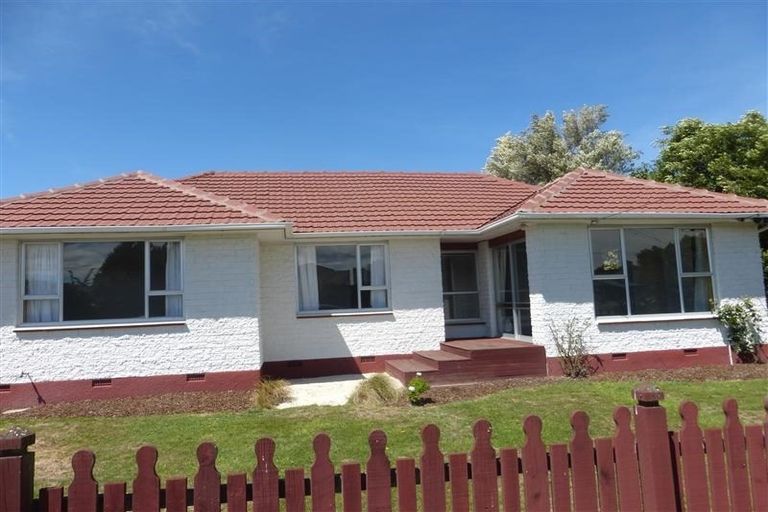 Photo of property in 6 Penwood Street, Russley, Christchurch, 8042