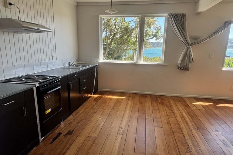 Photo of property in 47 Moa Point Road, Moa Point, Wellington, 6022