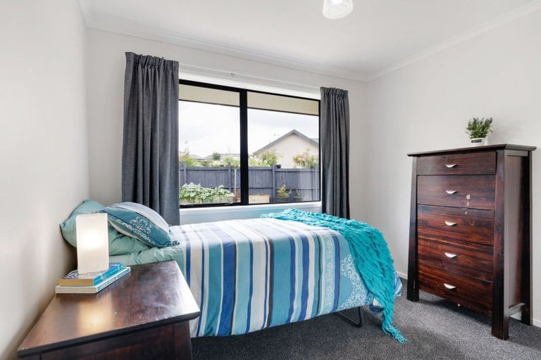 Photo of property in 6 Limousin Place, Grandview Heights, Hamilton, 3200