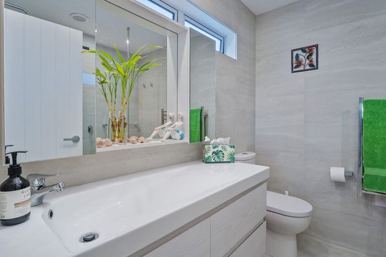 Photo of property in 15 Whitby Avenue, Whitianga, 3510