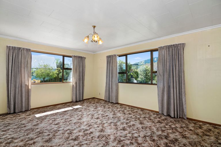 Photo of property in 1 Byron Place, Stoke, Nelson, 7011