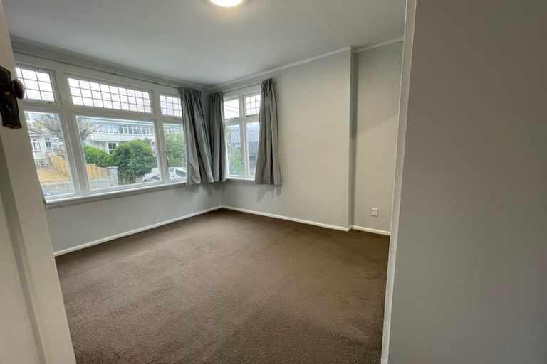 Photo of property in 73 Majoribanks Street, Mount Victoria, Wellington, 6011