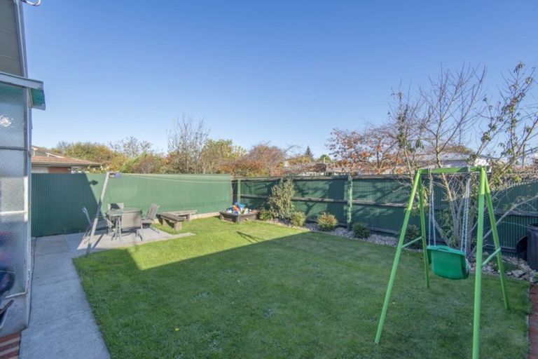 Photo of property in 2/22 Apollo Place, Papanui, Christchurch, 8052