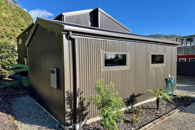 Photo of property in 4 Horncastle Crescent, Little Wanganui, Karamea, 7893