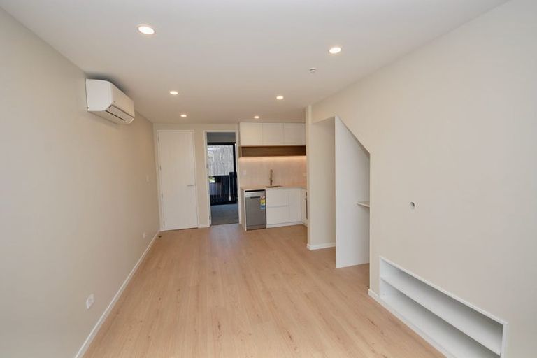 Photo of property in 8/139 Tirimoana Road, Te Atatu South, Auckland, 0602