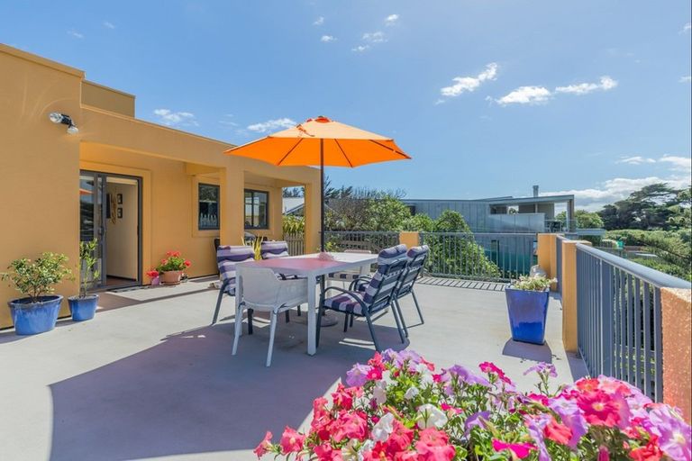 Photo of property in 53 Rua Avenue, Waitarere Beach, Levin, 5510