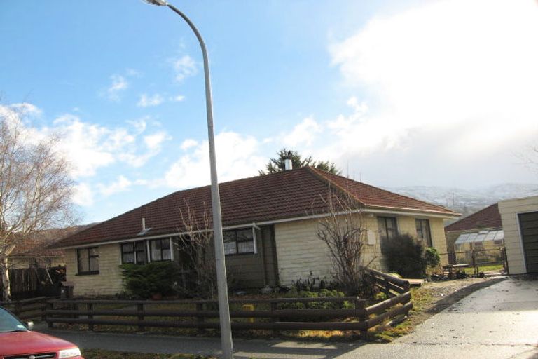 Photo of property in 12 Cairnmuir Crescent, Cromwell, 9310