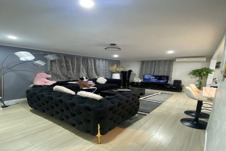 Photo of property in 1/56 Greenhaven Avenue, Opaheke, Papakura, 2113