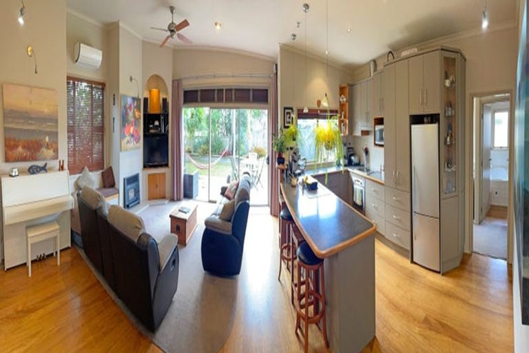 Photo of property in 14 Surfside Lane, Ruakaka, 0116