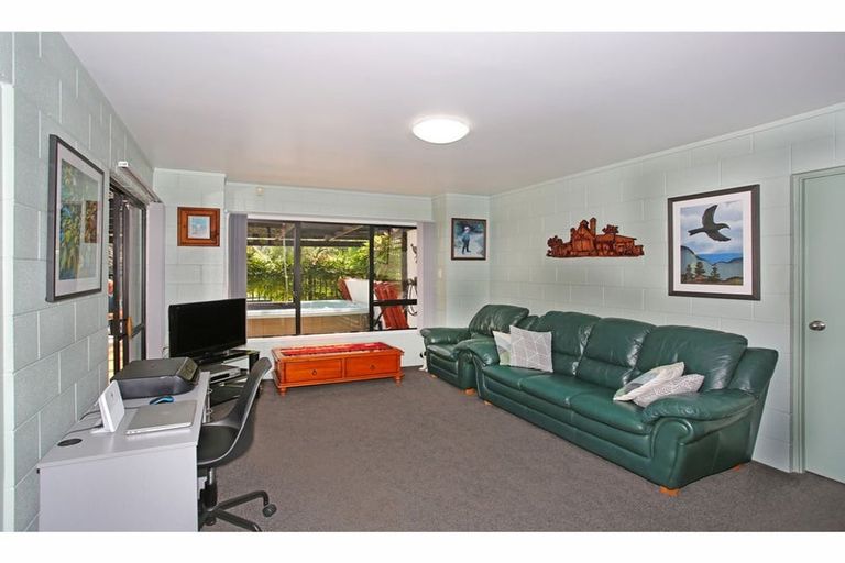 Photo of property in 41 Jack Paterson Road, Opaheke, Papakura, 2584