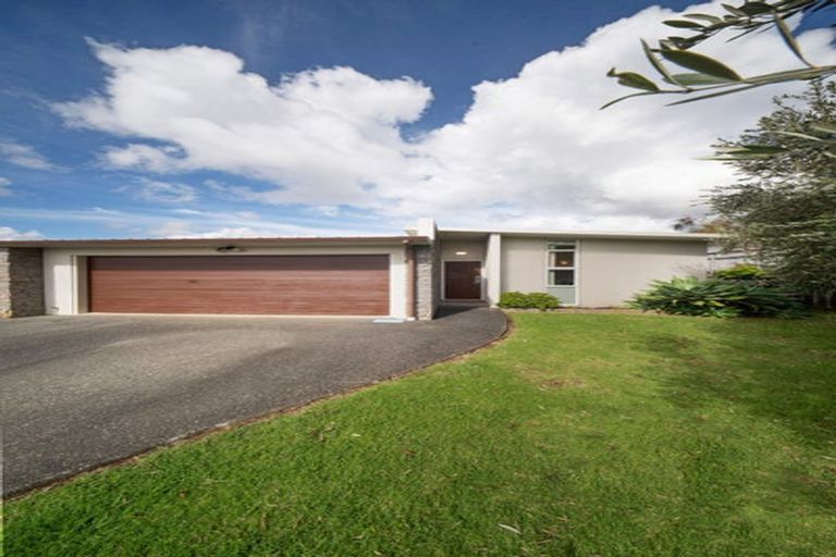 Photo of property in 3 Merlot Lane, Pukekohe, 2120