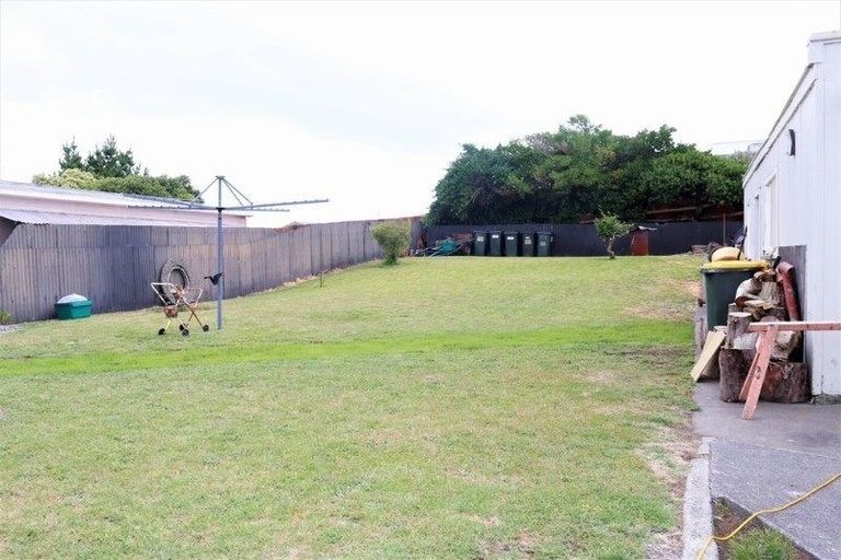 Photo of property in 42 Titoki Street, Castlecliff, Whanganui, 4501