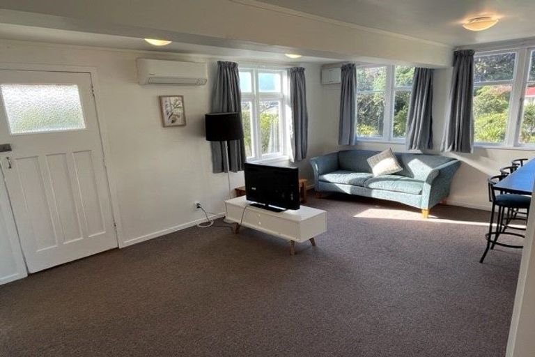 Photo of property in 2/44 Ribble Street, Island Bay, Wellington, 6023