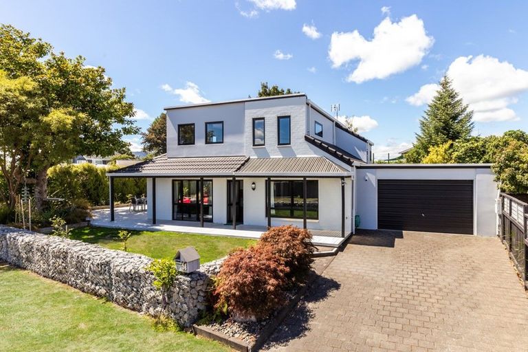 Photo of property in 36 Aubrey Crescent, Rainbow Point, Taupo, 3330