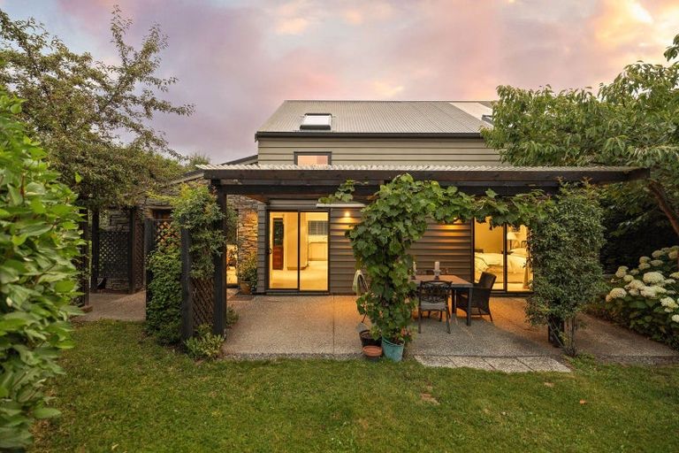 Photo of property in 100 Centennial Avenue, Arrowtown, 9302