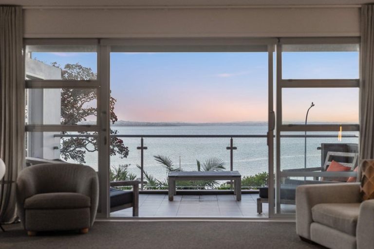 Photo of property in 70 St Michaels Avenue, Point Chevalier, Auckland, 1022