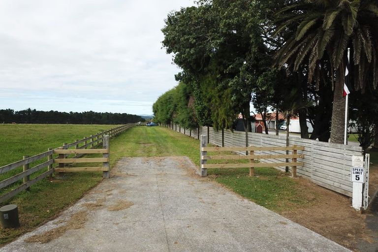 Photo of property in 131 Saddleton Road, Clarks Beach, 2679