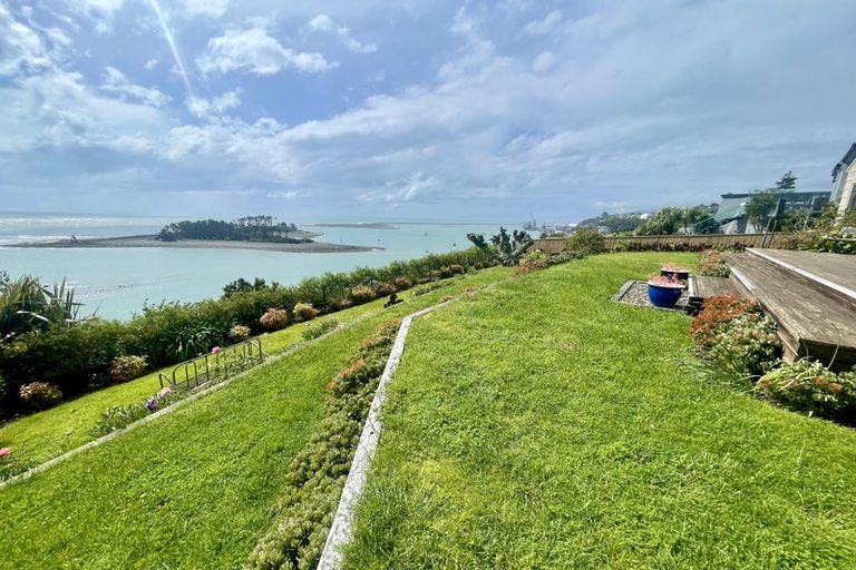 Photo of property in 14 The Cliffs, Britannia Heights, Nelson, 7010