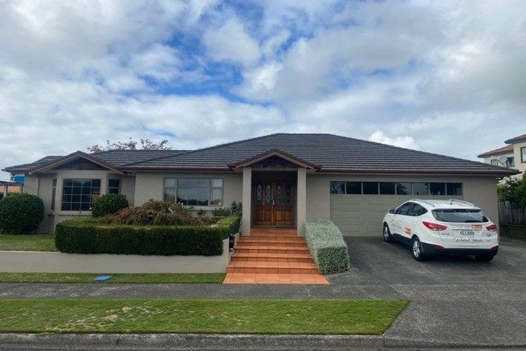 Photo of property in 11 Shelter Grove, Frankleigh Park, New Plymouth, 4310