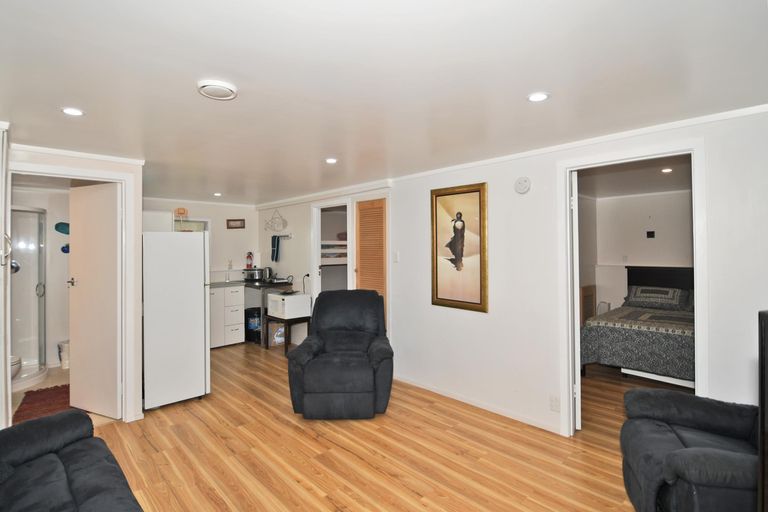 Photo of property in 8 Hillside Crescent, Leigh, 0985