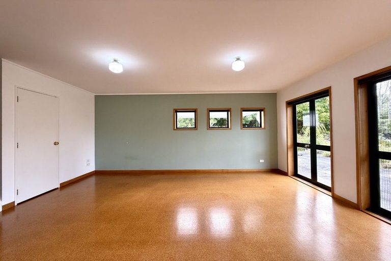 Photo of property in 42 Roland Road, Greenhithe, Auckland, 0632