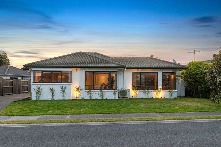 Photo of property in 16 Luculia Drive, Mount Maunganui, 3116