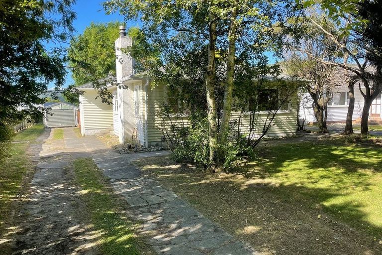 Photo of property in 34 Wainuiomata Road, Wainuiomata, Lower Hutt, 5014
