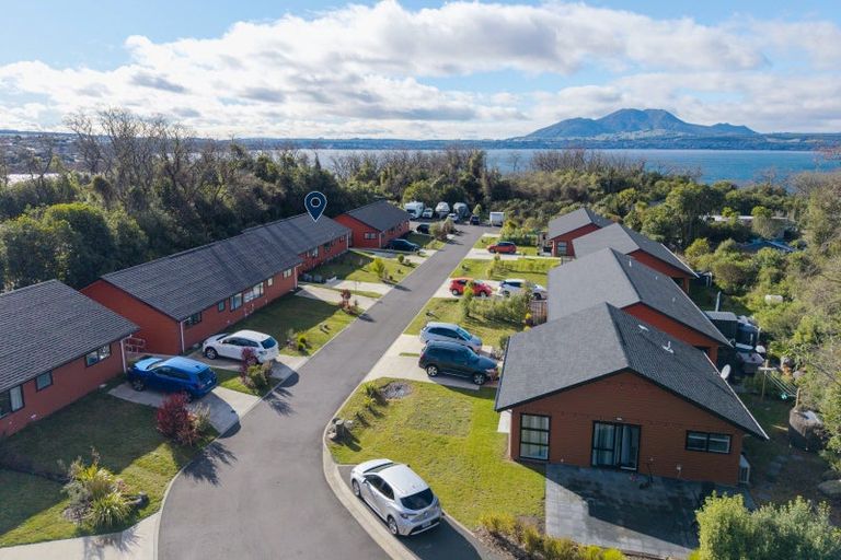 Photo of property in 11 Winnie Close, Acacia Bay, Taupo, 3330