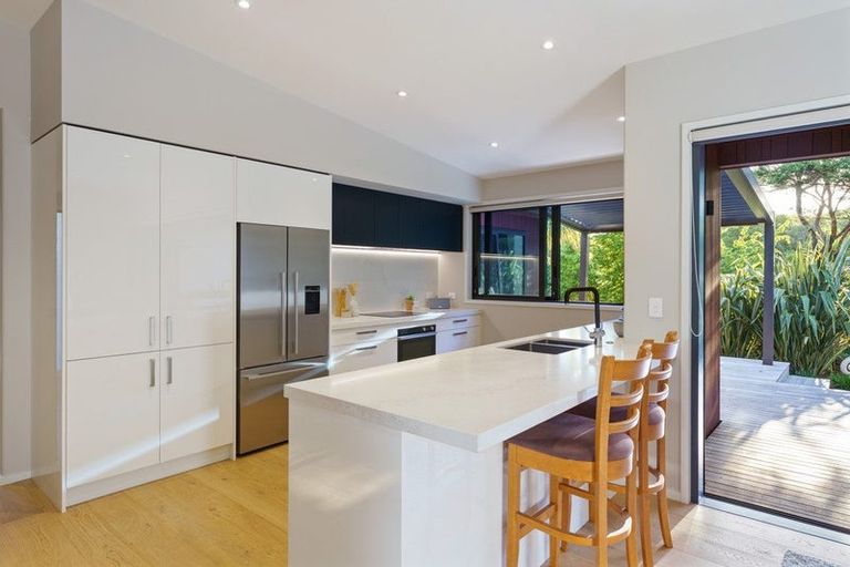 Photo of property in 154 Ngarara Road, Waikanae, 5391