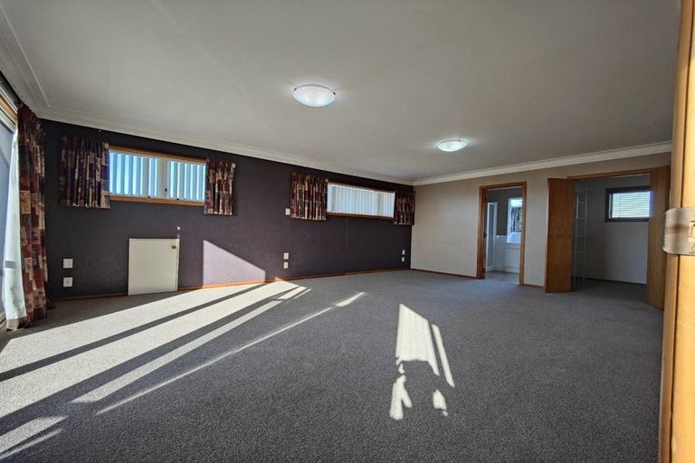 Photo of property in 37 Churchill Road, Cockle Bay, Auckland, 2014