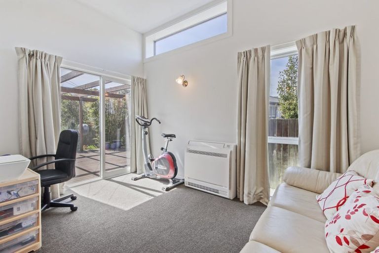 Photo of property in 4b Canberra Place, Redwood, Christchurch, 8051